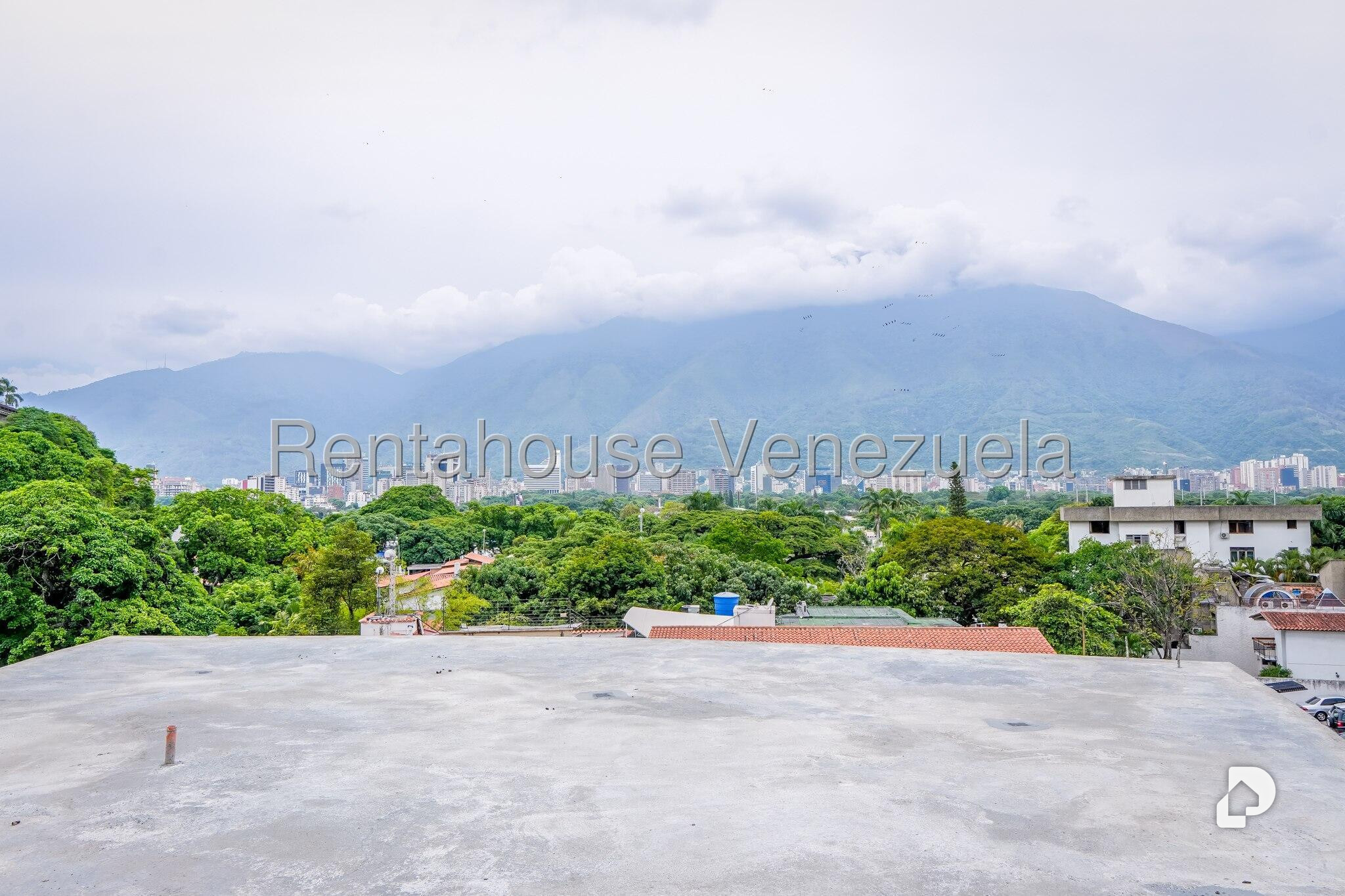 Local comercial en Chuao, Caracas – 26