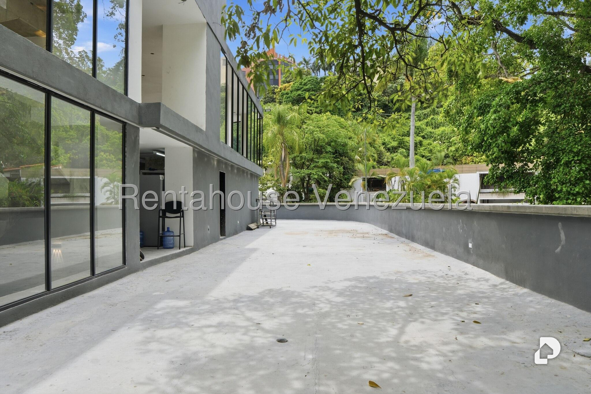 Local comercial en Chuao, Caracas – 21