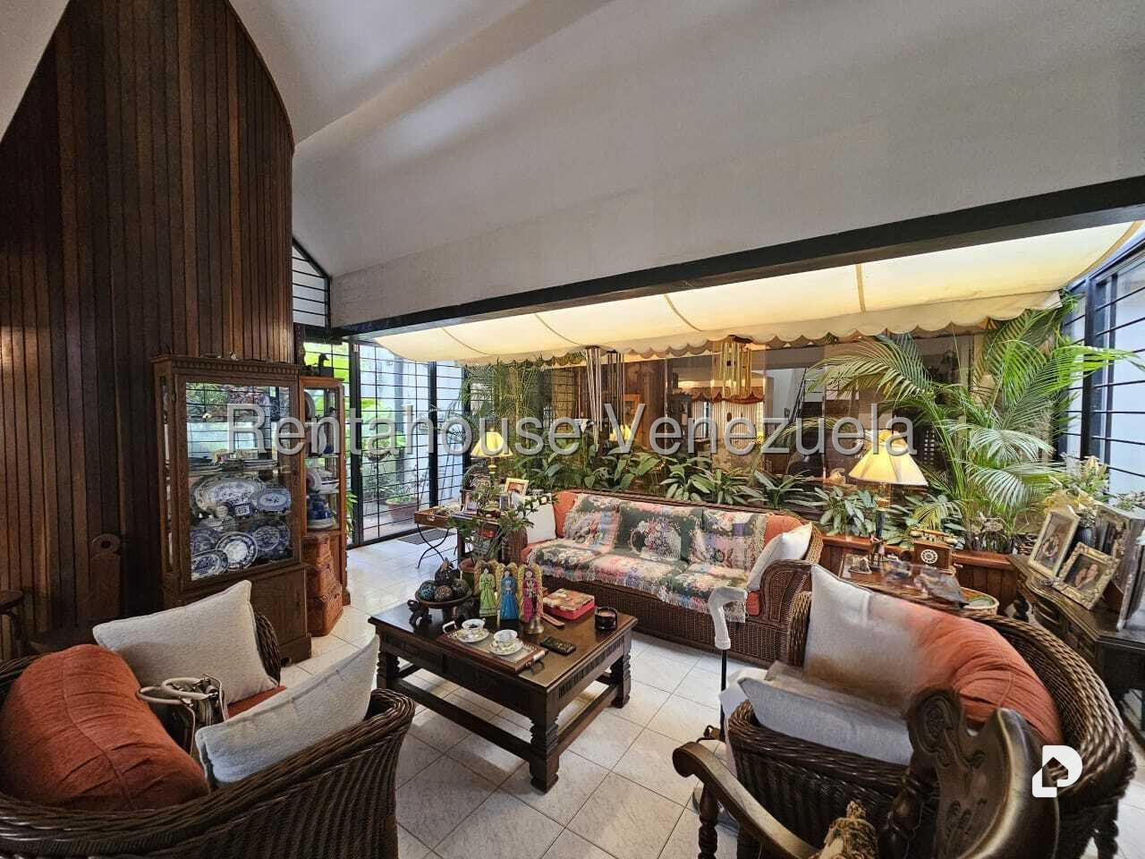Casa en Alto Prado, Caracas – 17