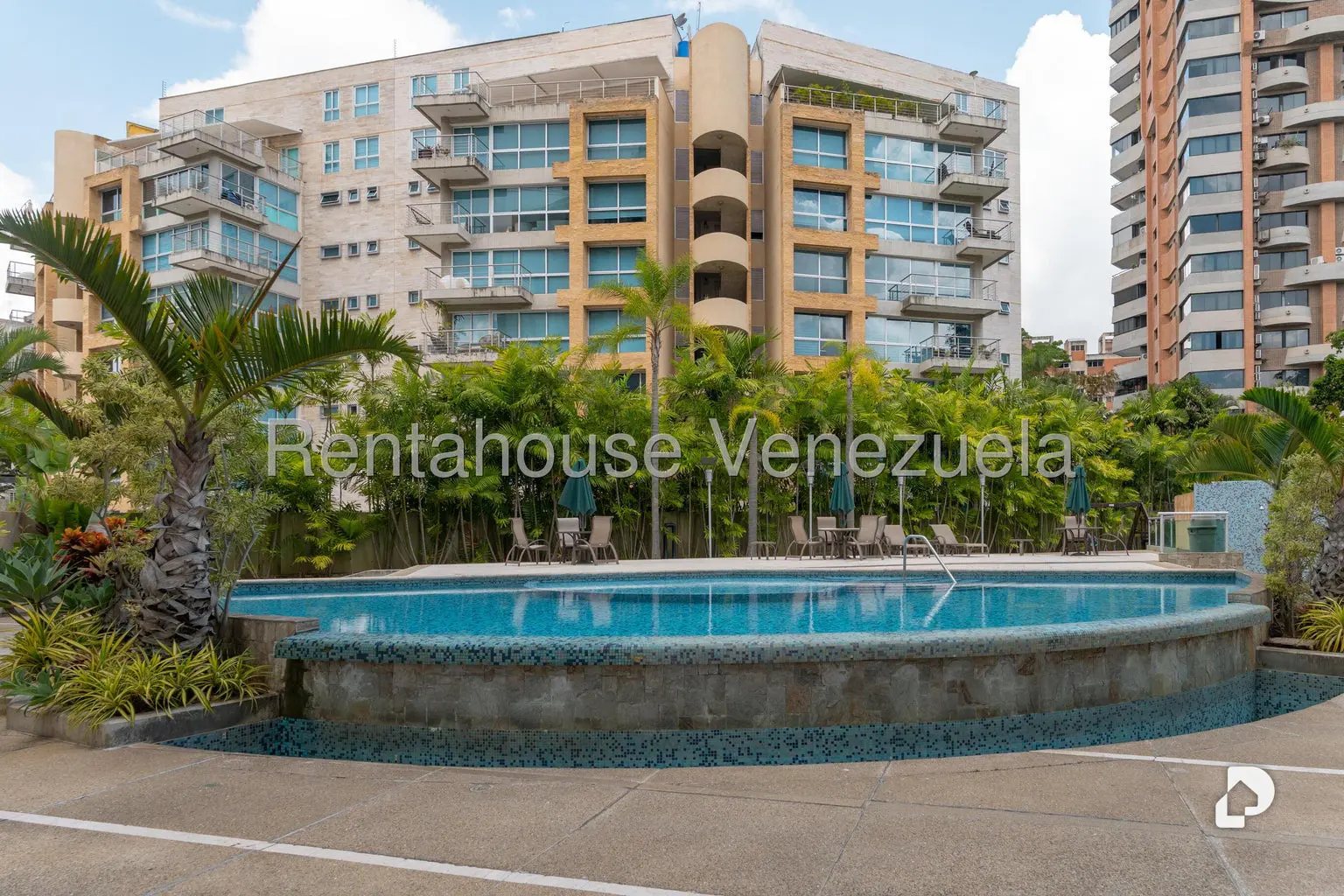 Apartamento en Las Mesetas de Santa Rosa de Lima, Caracas – 1