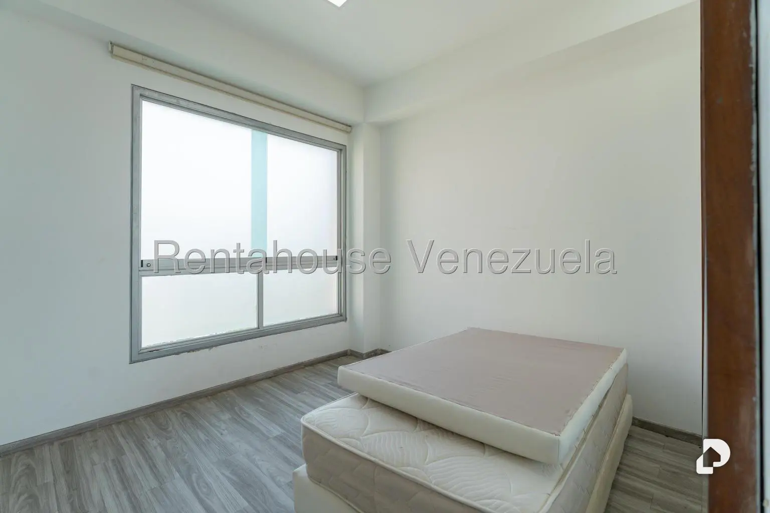 Apartamento en Las Mesetas de Santa Rosa de Lima, Caracas – 15