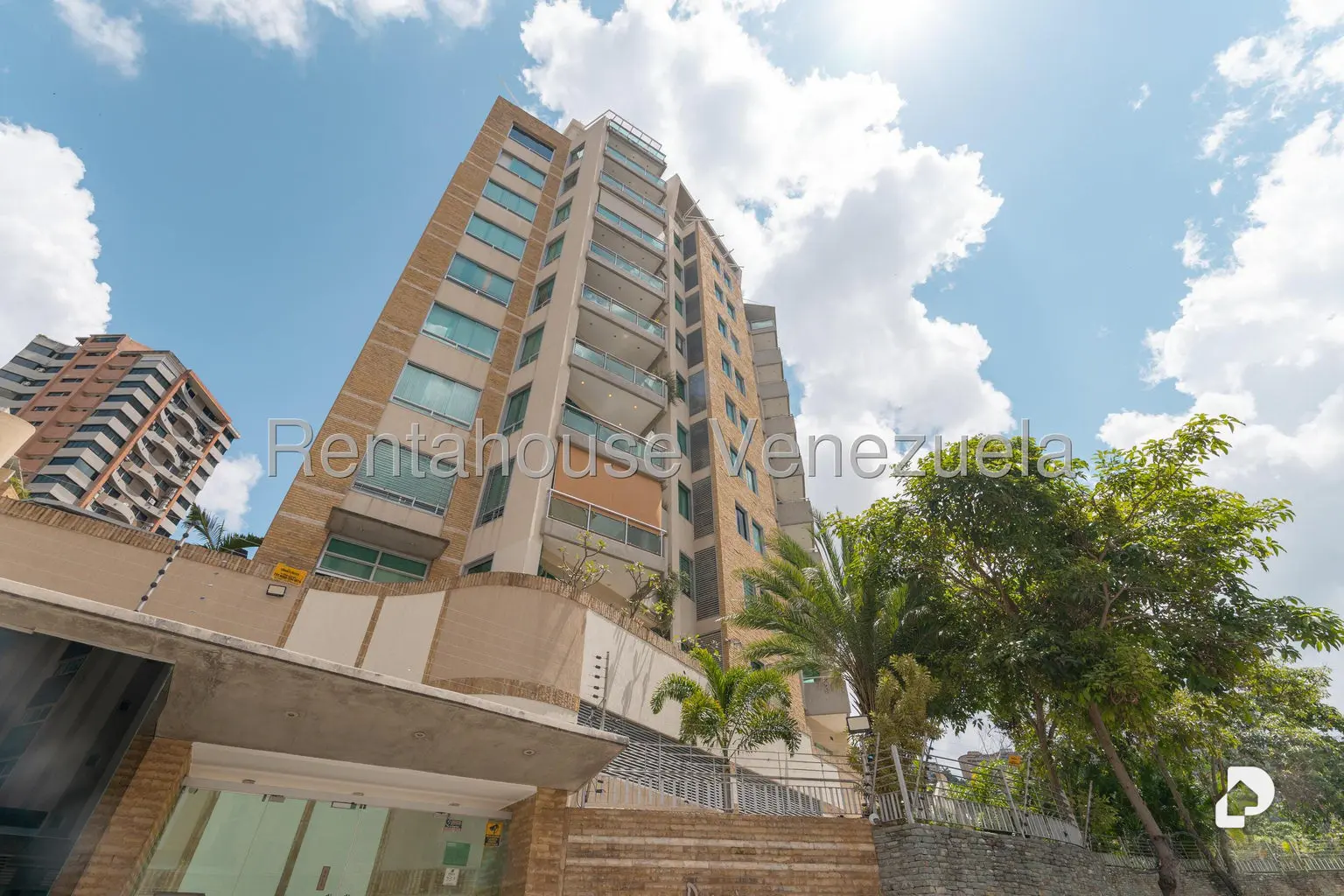 Apartamento en Las Mesetas de Santa Rosa de Lima, Caracas – 24