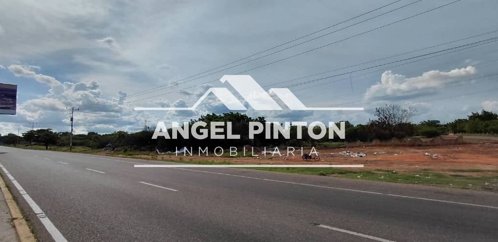 Terreno en Vía al Aaeropuerto, Maracaibo - 1