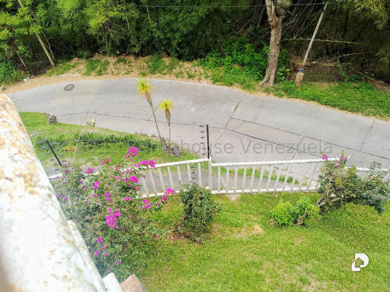 Casa en Oripoto, Caracas – 25