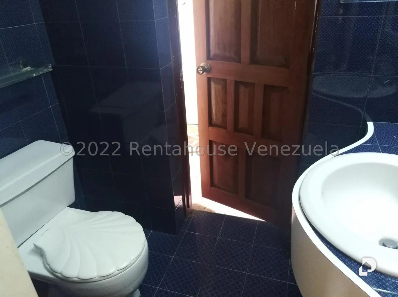 Casa en Oripoto, Caracas – 28