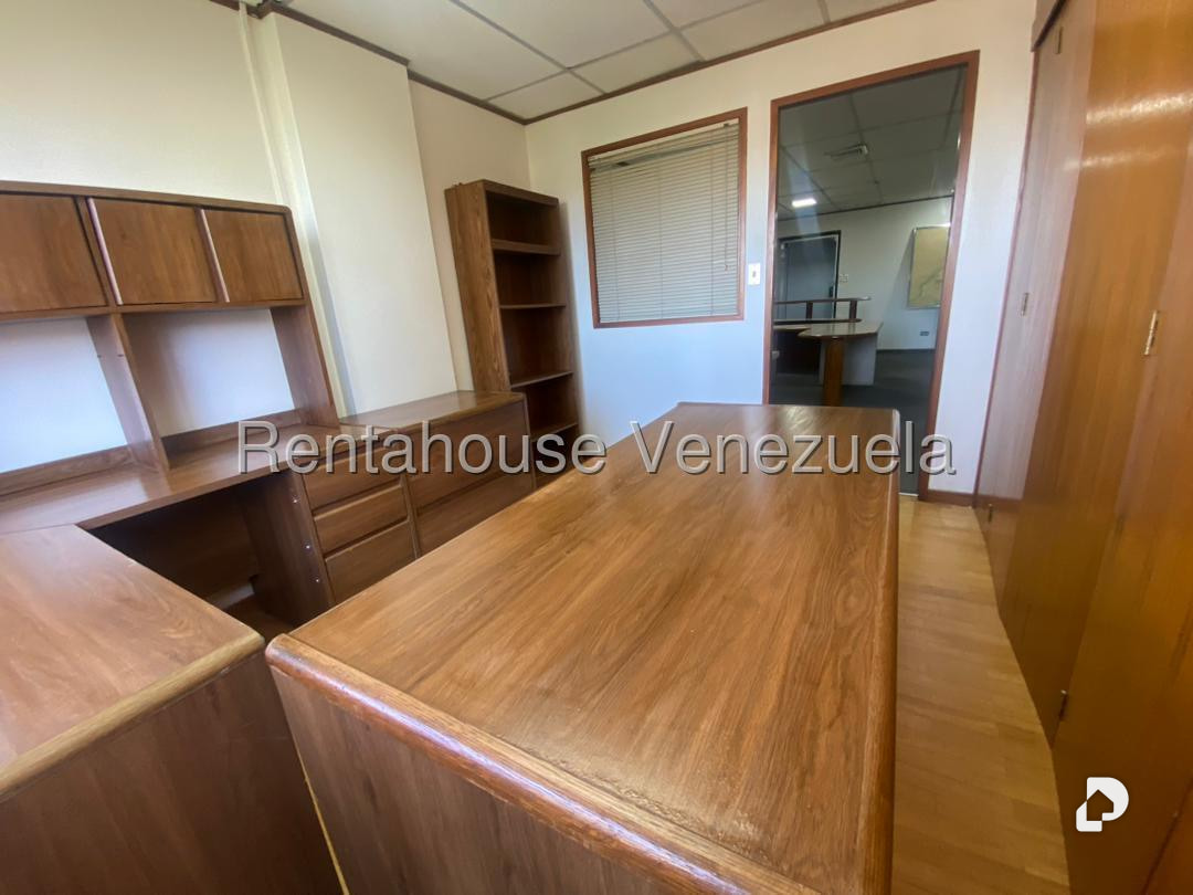 Oficina en La Castellana, Caracas – 8