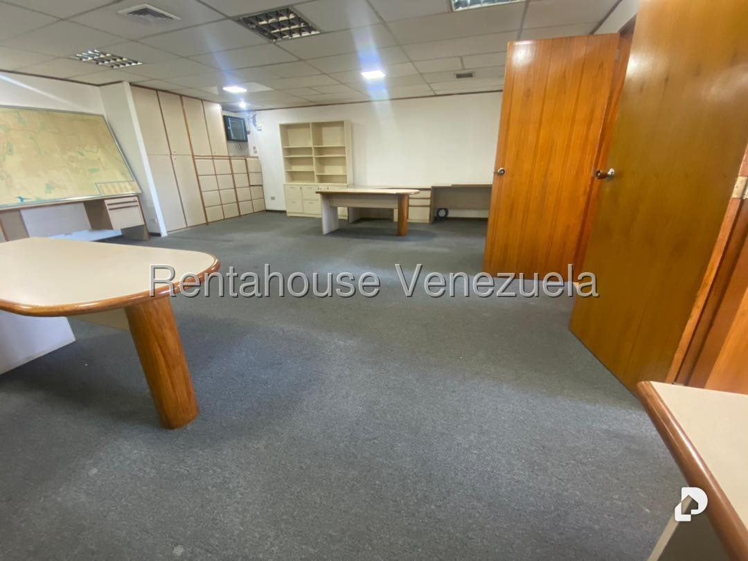 Oficina en La Castellana, Caracas – 9