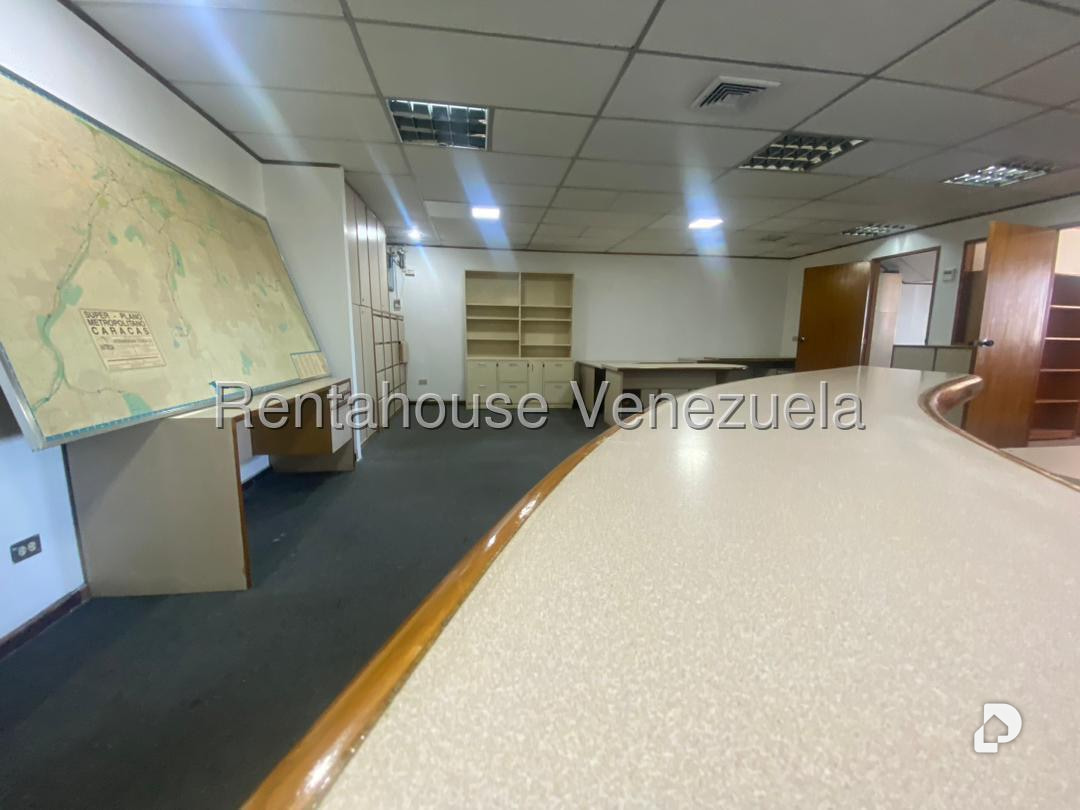 Oficina en La Castellana, Caracas – 11