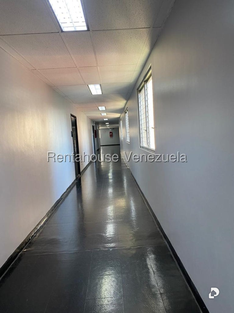 Oficina en La Castellana, Caracas – 10