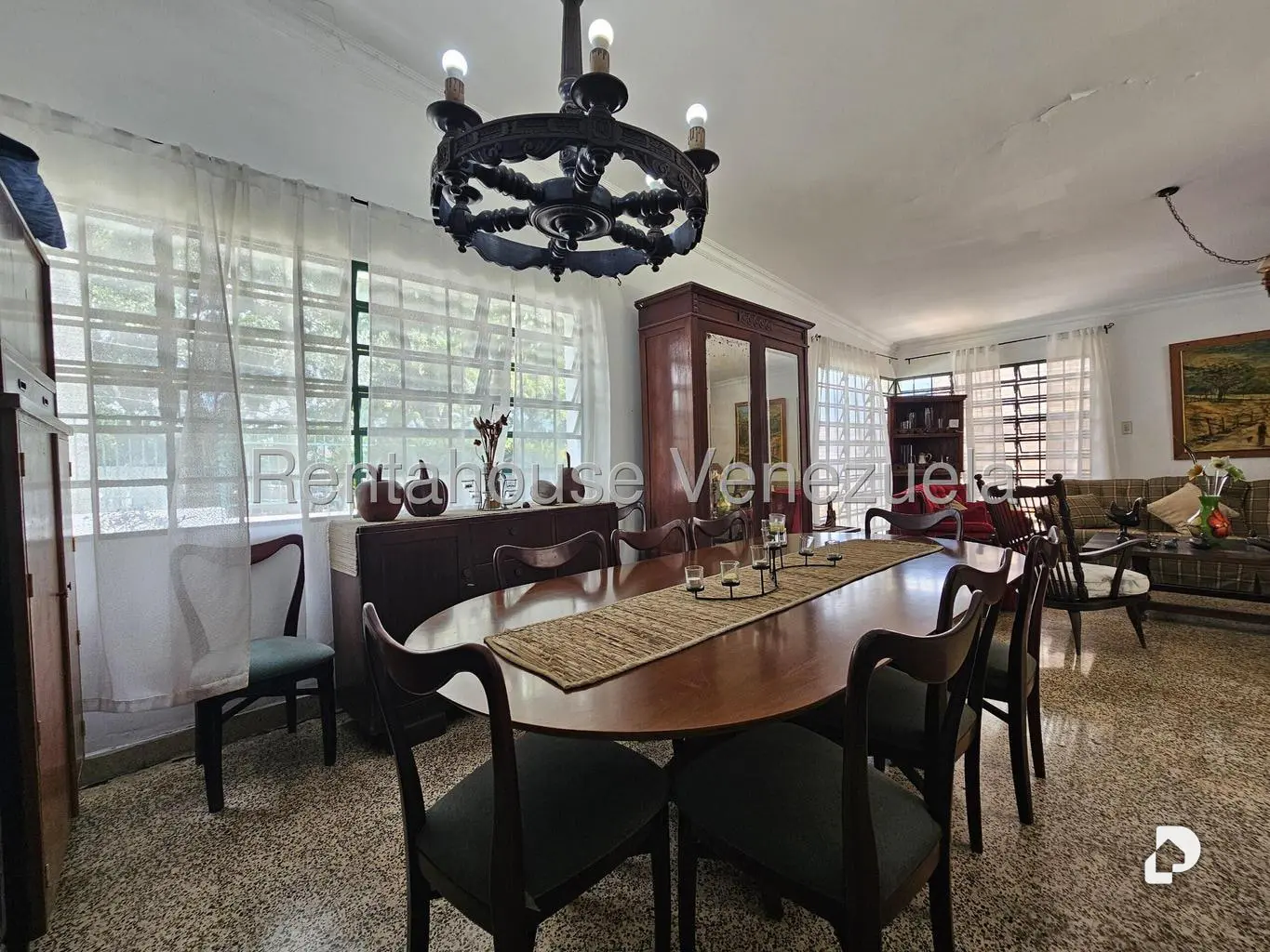 Casa en San Román, Caracas – 28