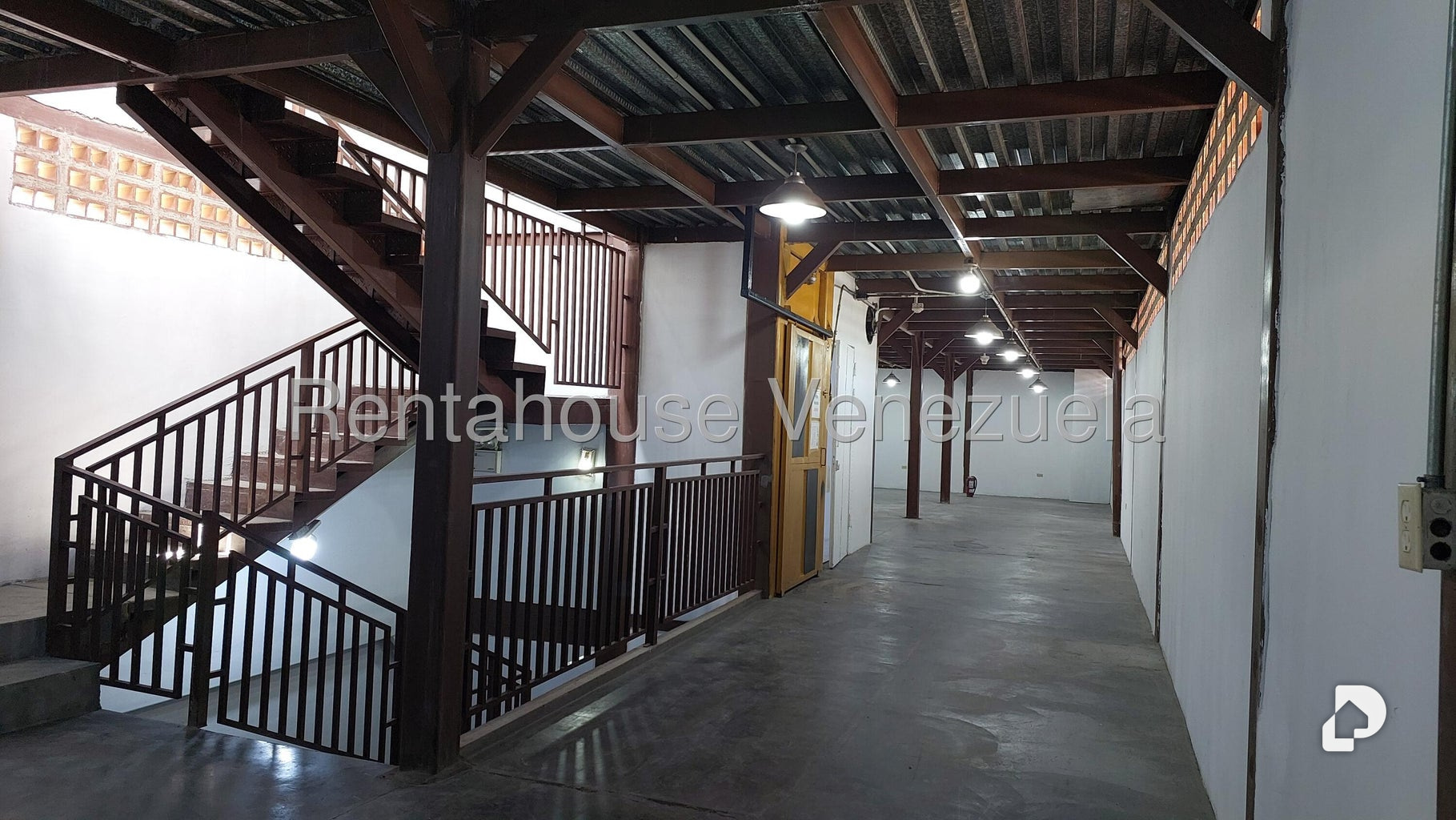 Local comercial en Prado de María, Caracas – 19