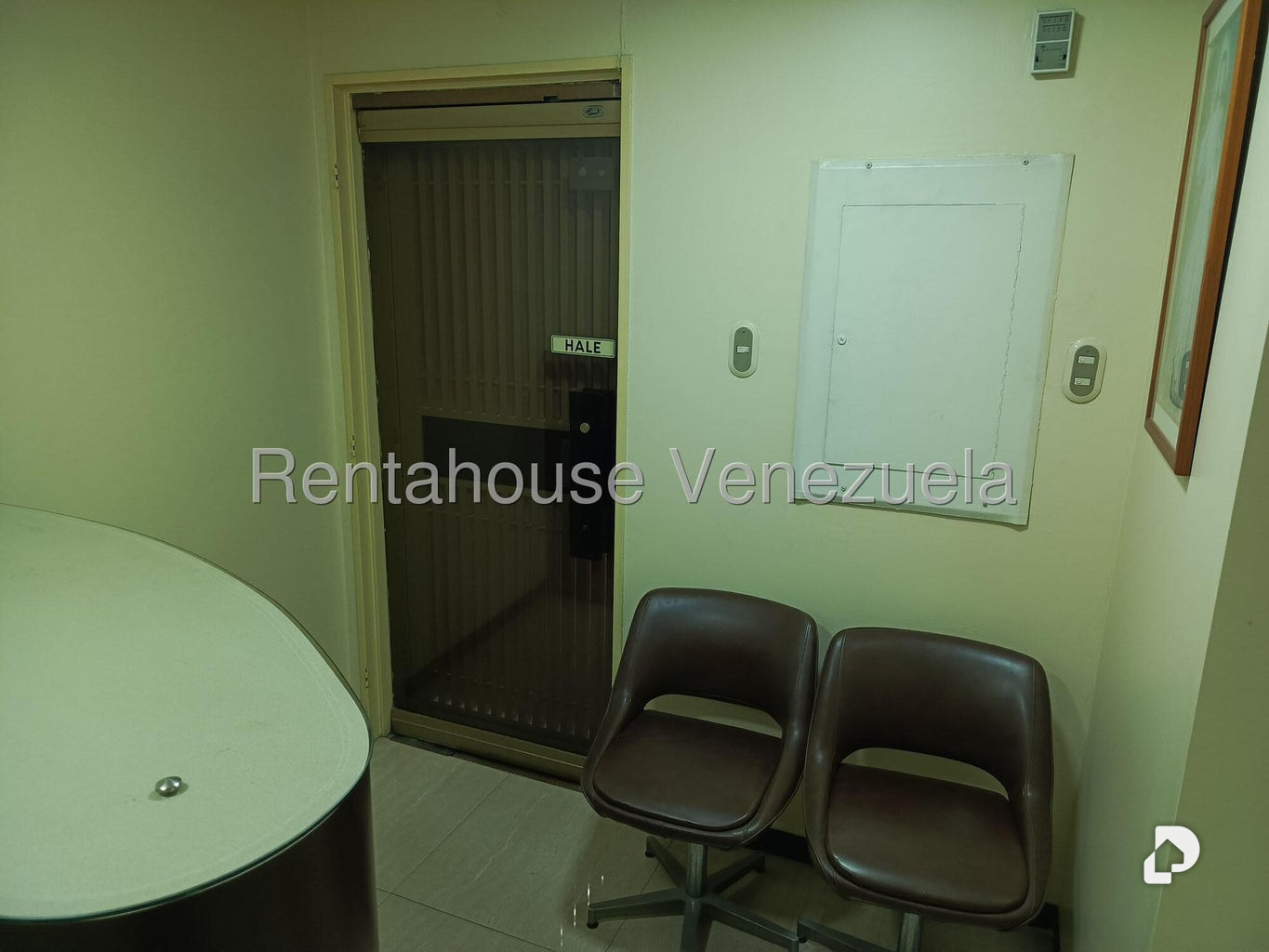 Local comercial en Parroquia La Candelaria, Caracas – 11
