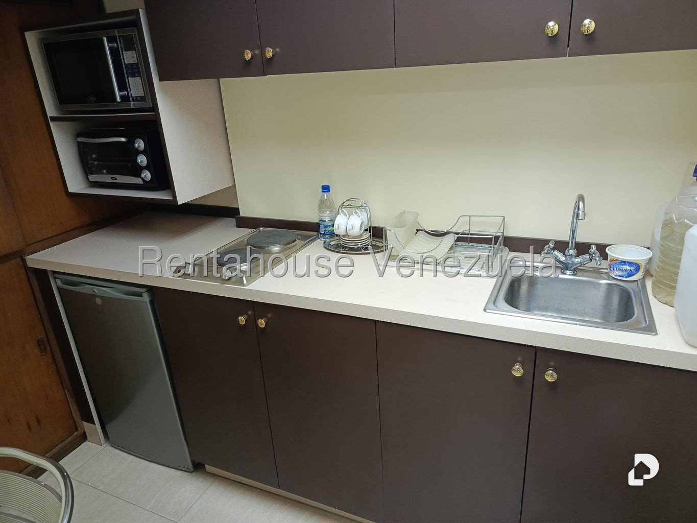 Local comercial en Parroquia La Candelaria, Caracas – 15