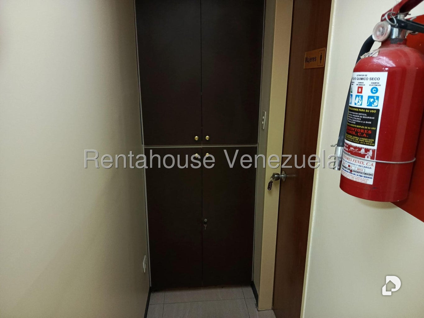 Local comercial en Parroquia La Candelaria, Caracas – 22