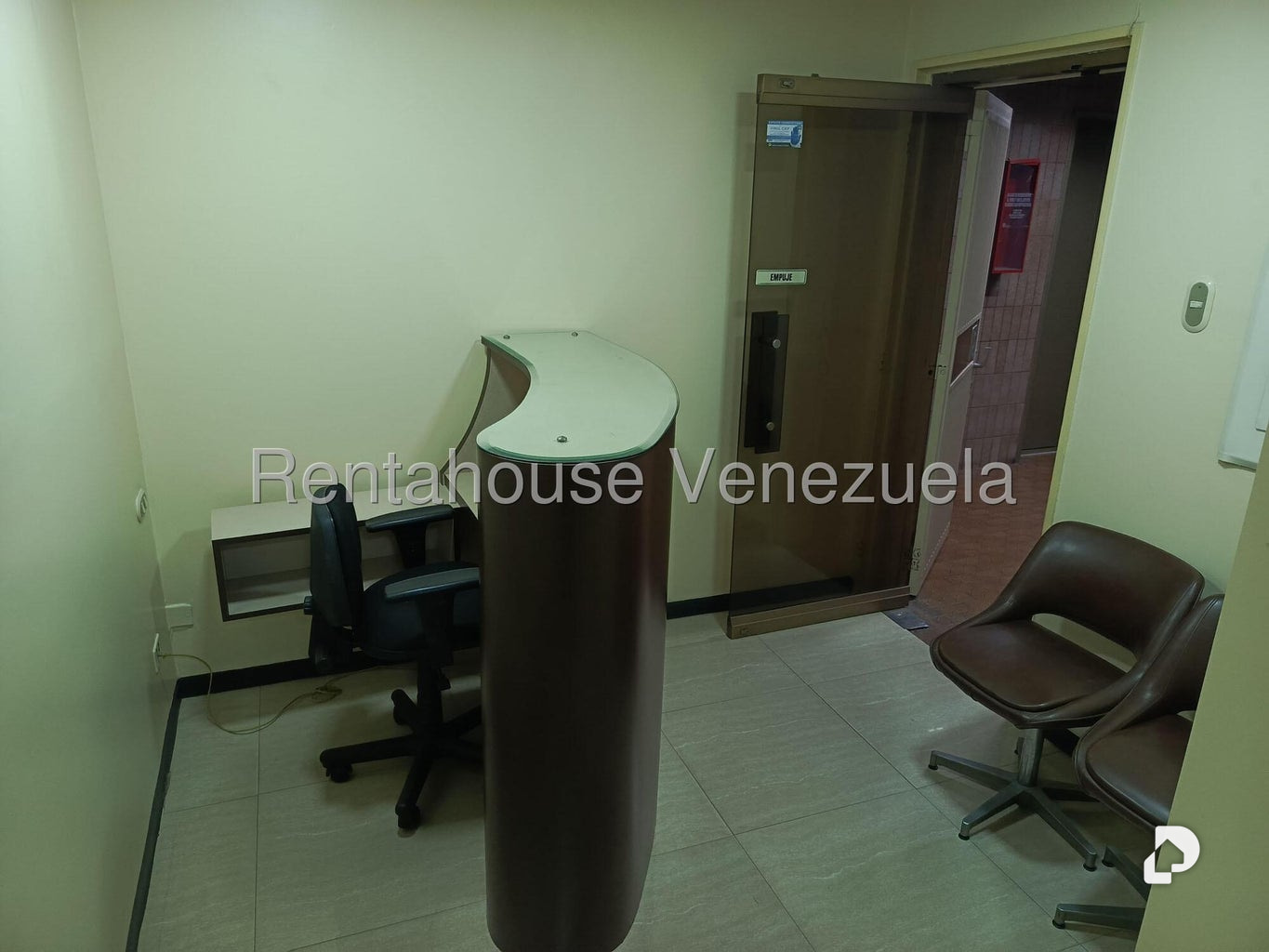 Local comercial en Parroquia La Candelaria, Caracas – 10