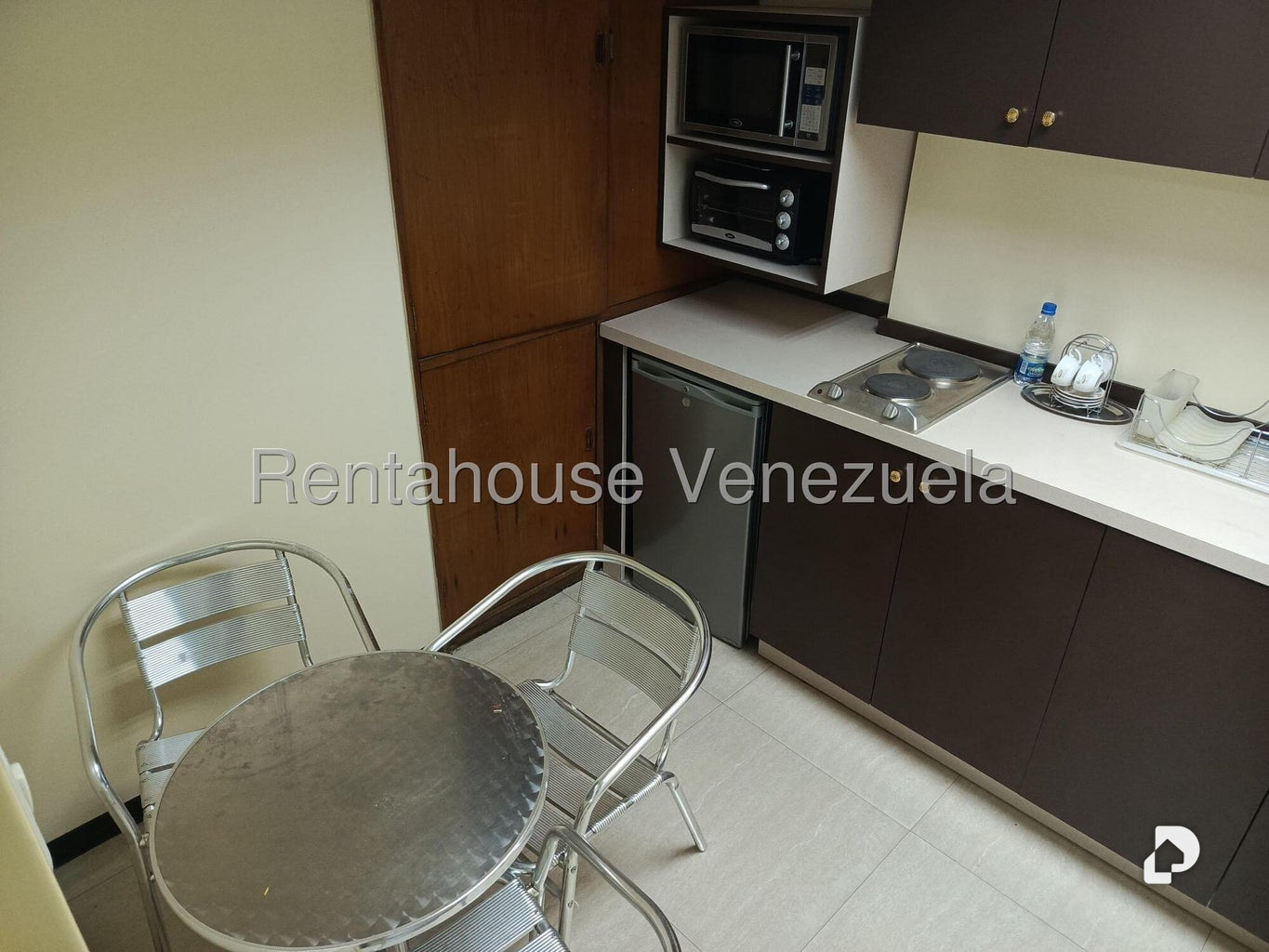 Local comercial en Parroquia La Candelaria, Caracas – 14