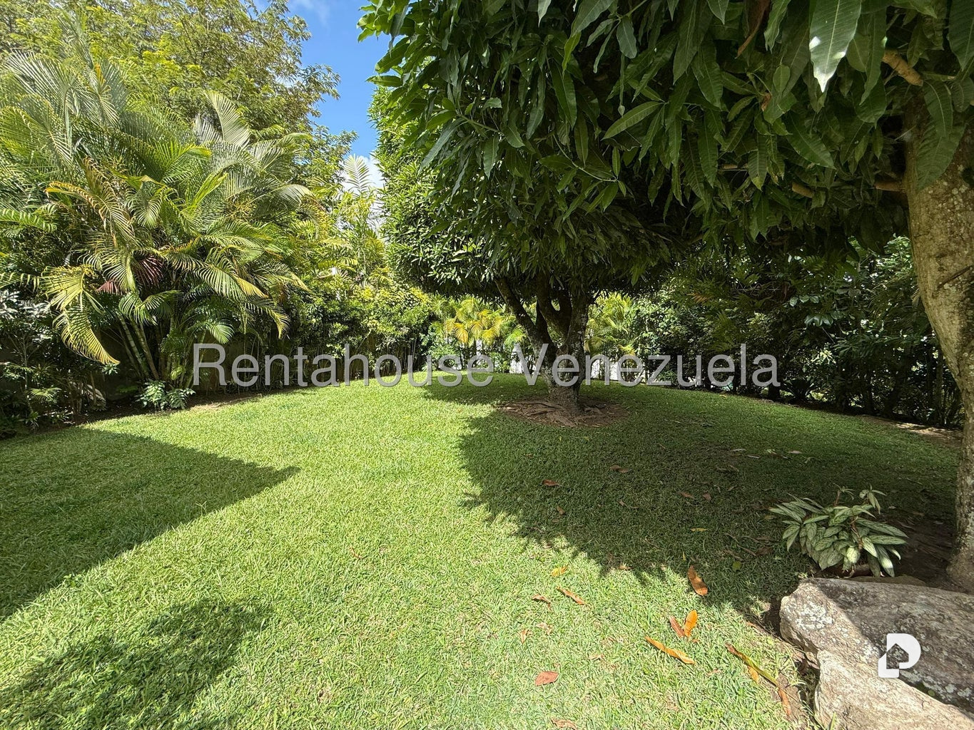 Casa en Cerro Verde, Caracas – 20