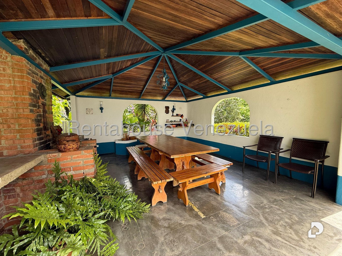 Casa en Cerro Verde, Caracas – 19