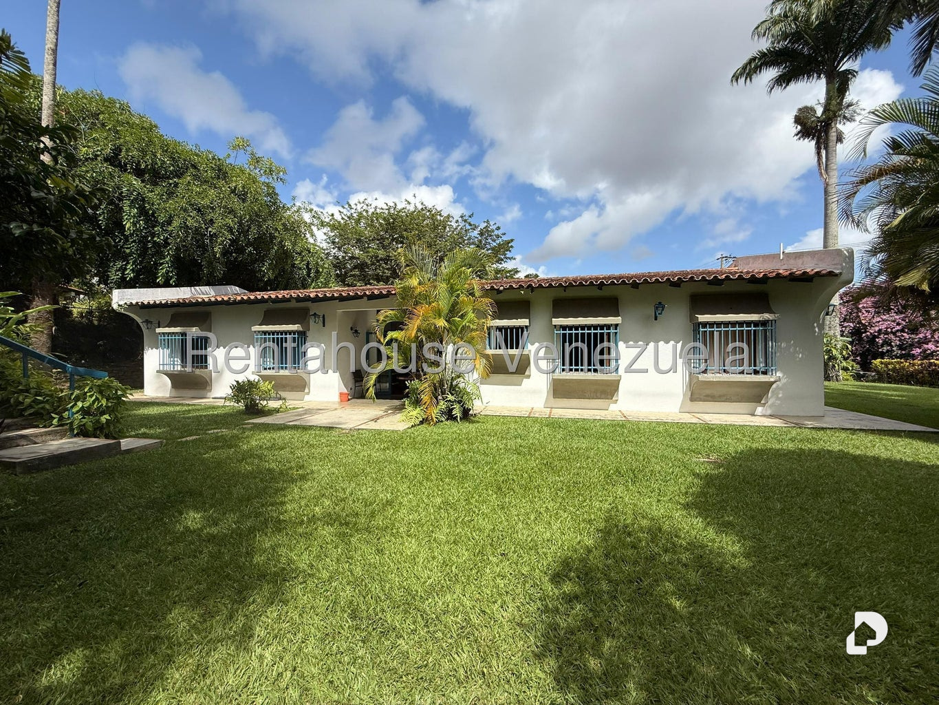 Casa en Cerro Verde, Caracas – 23