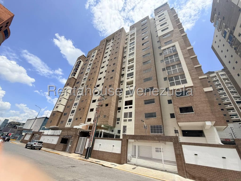 Apartamento en Base Aragua, Maracay - 1