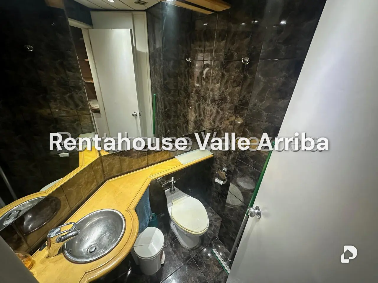 Local comercial en La Castellana, Caracas – 14