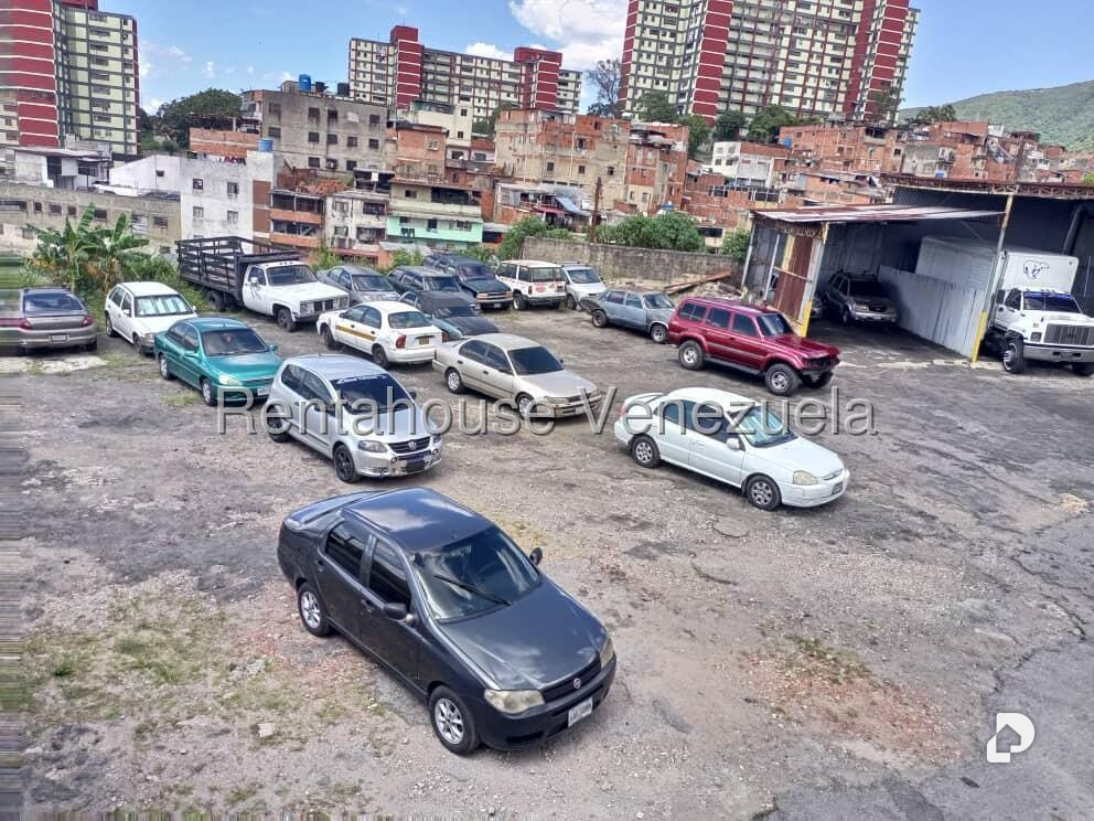 Garaje/Estacionamiento en Catia, Caracas – 11