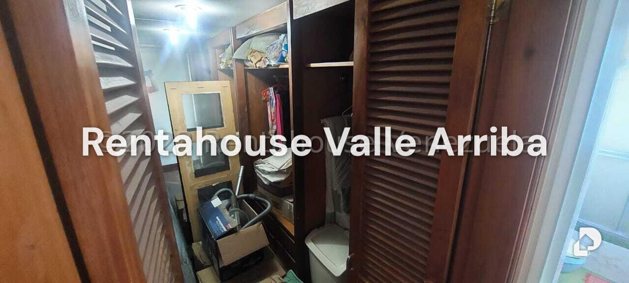Casa en Alta Florida, Caracas – 25