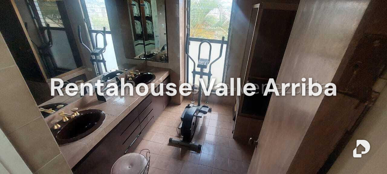 Casa en Alta Florida, Caracas – 14