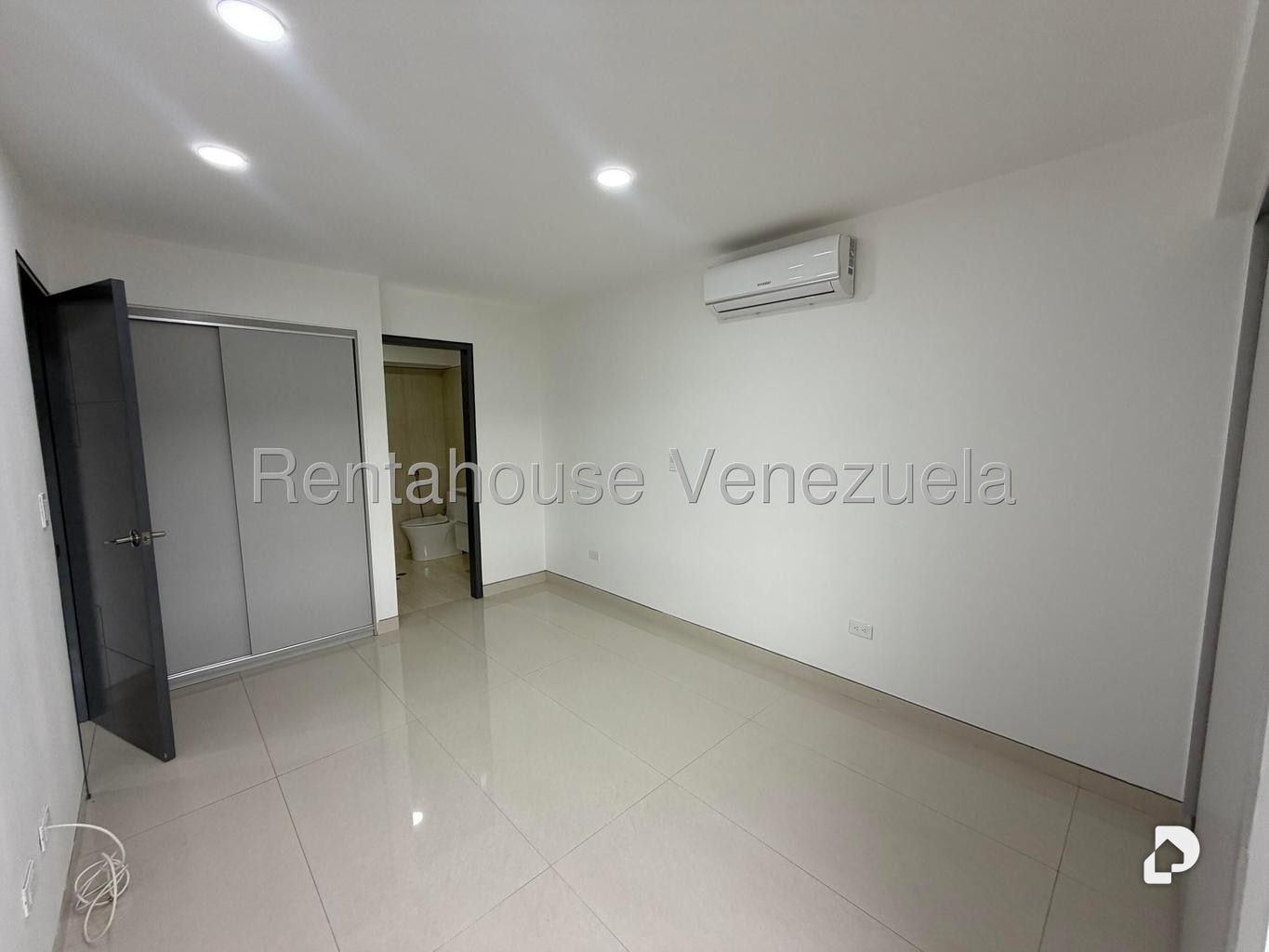 Apartamento en Los Samanes, Caracas – 23