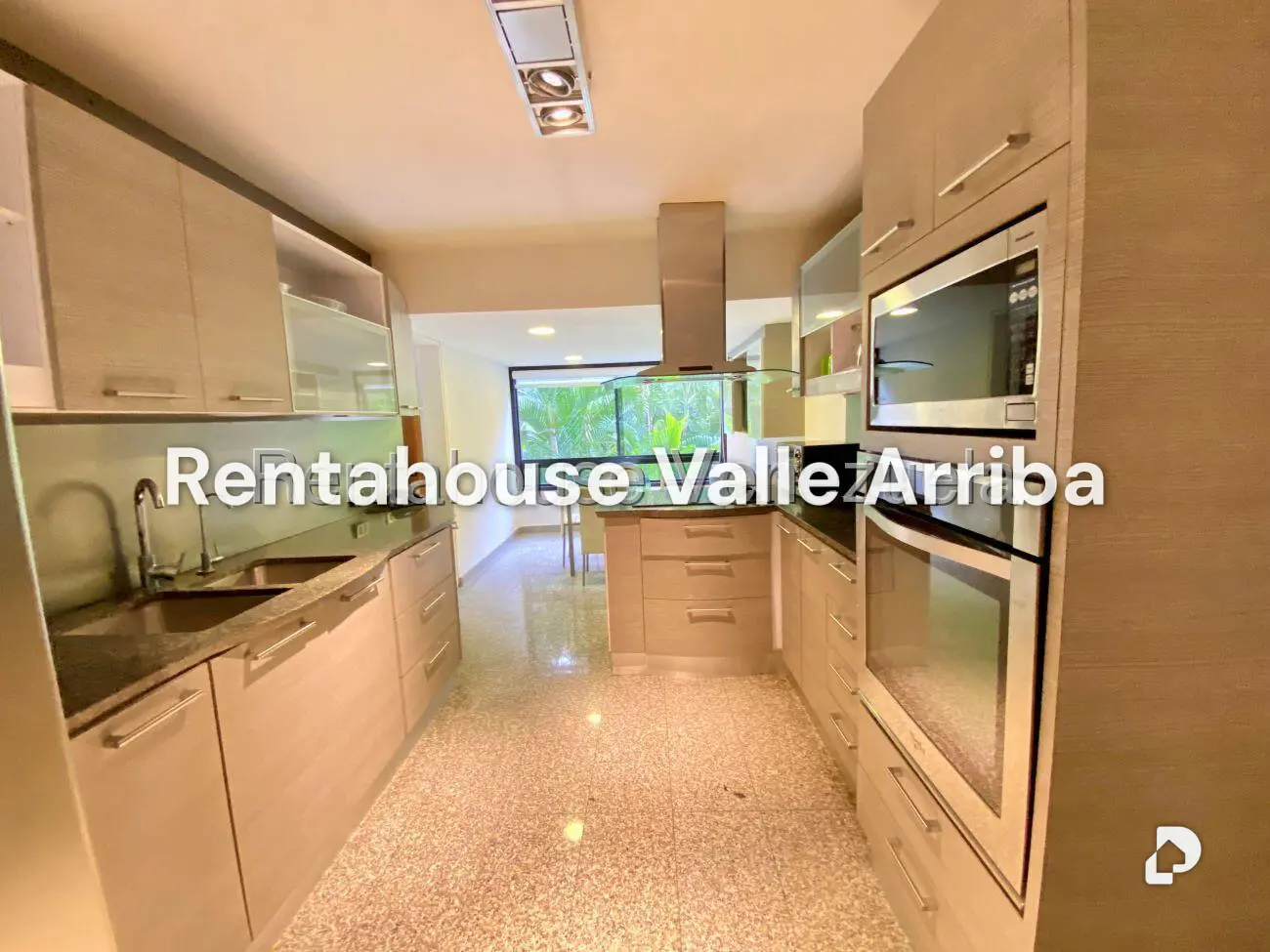 Apartamento en Lomas de La Lagunita, Caracas – 11