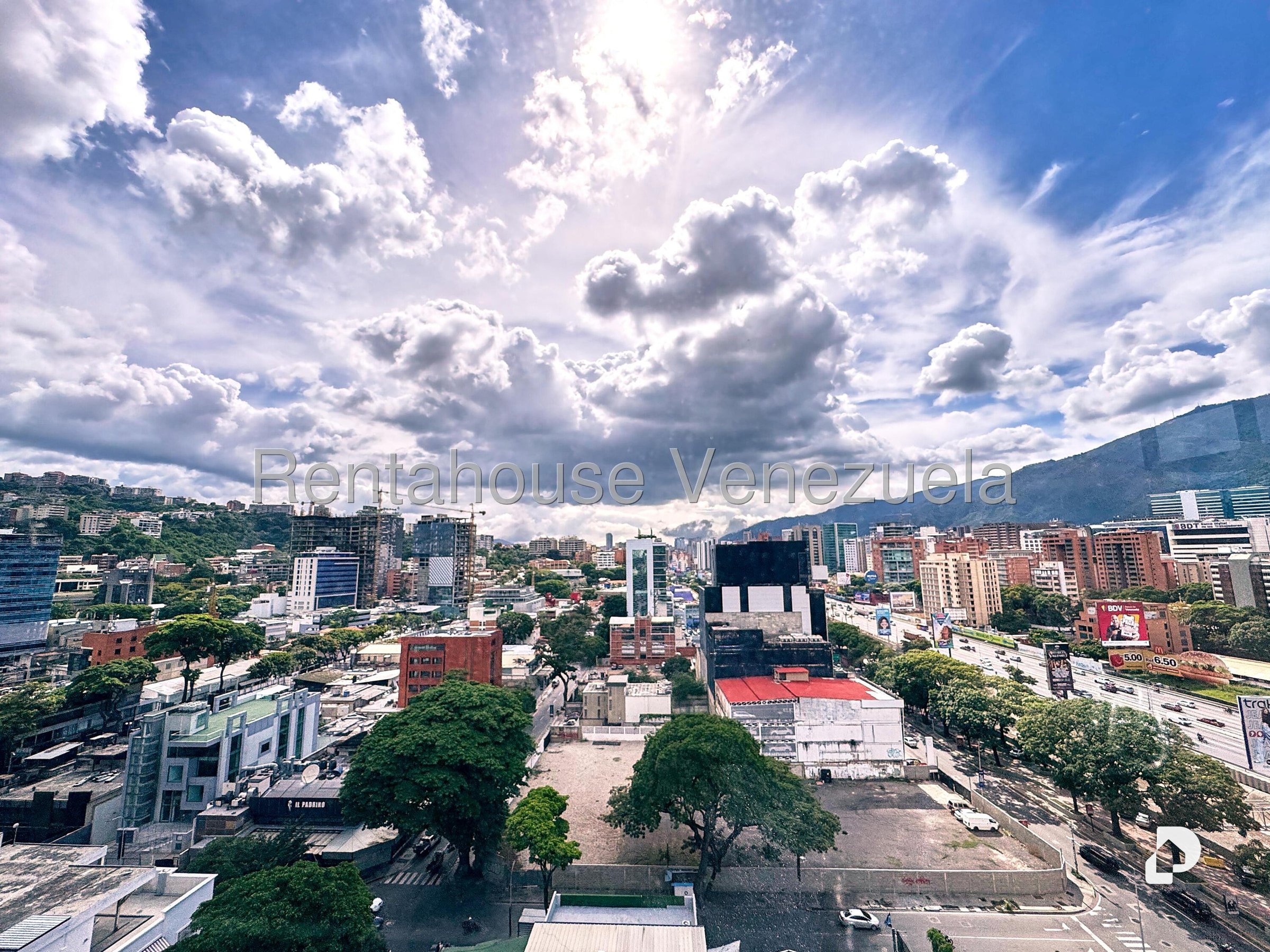 Oficina en Las Mercedes, Caracas – 6