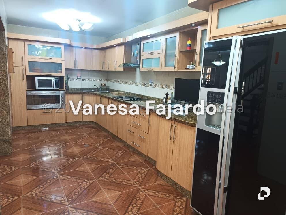 Casa en La Rosaleda, San Antonio de Los Altos – 9