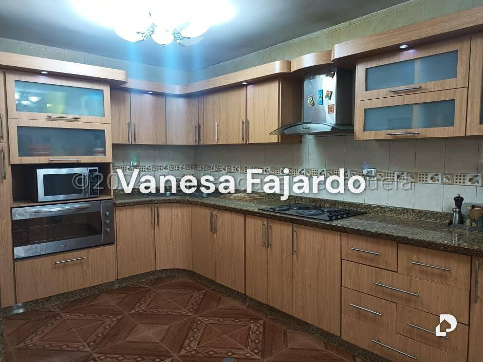 Casa en La Rosaleda, San Antonio de Los Altos – 8