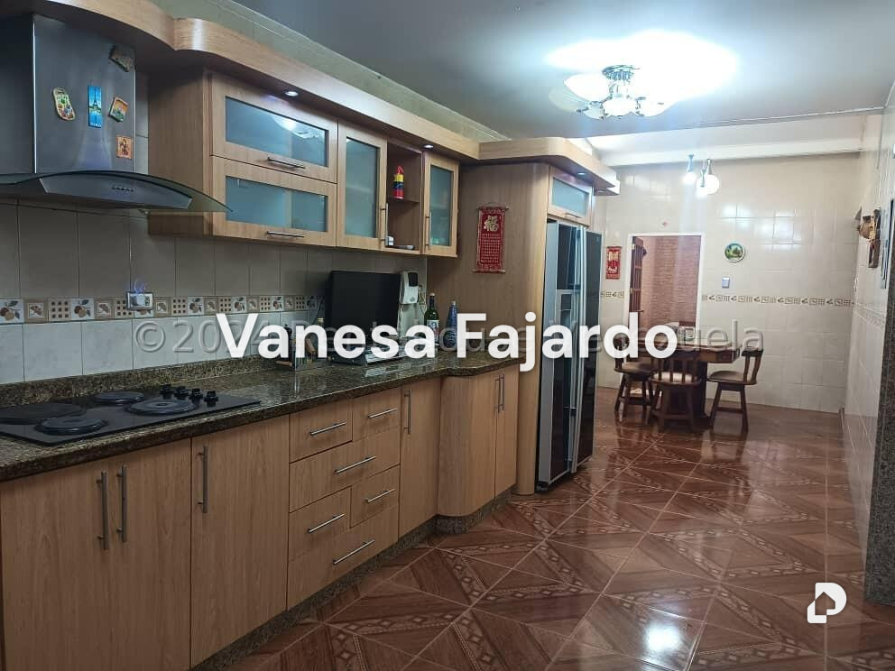 Casa en La Rosaleda, San Antonio de Los Altos – 10