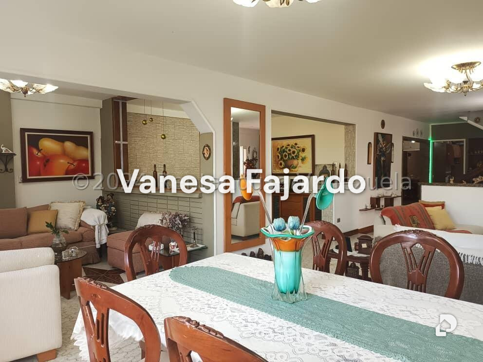 Casa en La Rosaleda, San Antonio de Los Altos – 2