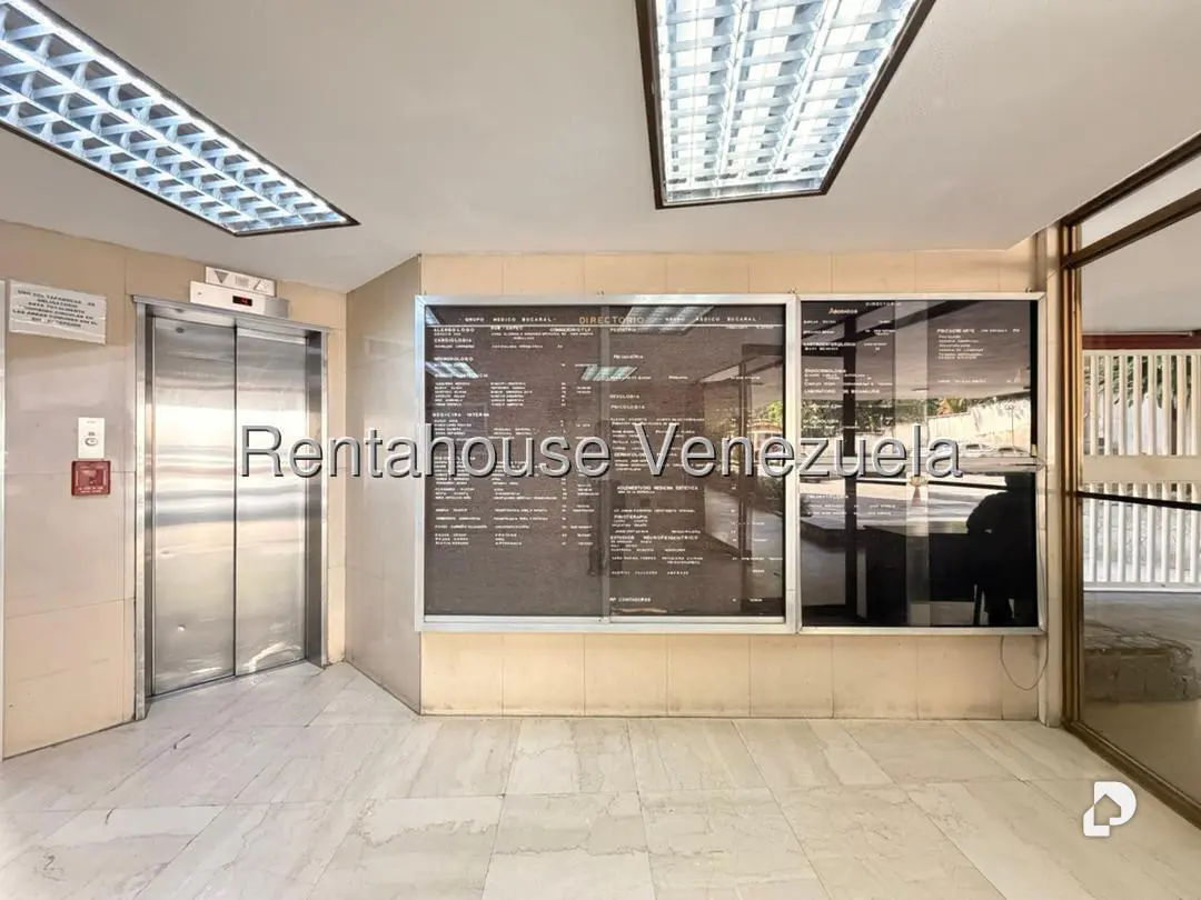Commercial space in Plaza Venezuela, Caracas – 3