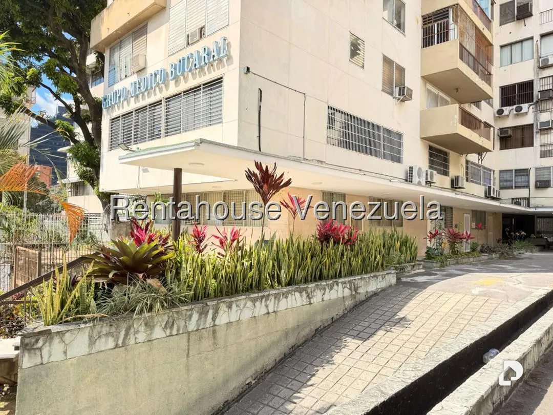 Commercial space in Plaza Venezuela, Caracas – 1