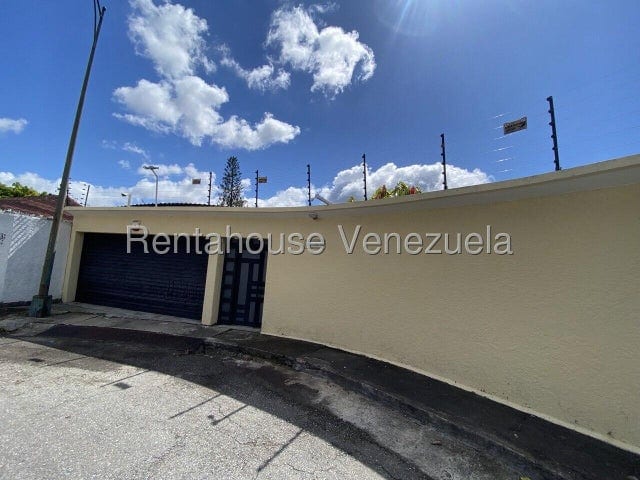 Casa en Lomas De La Trinidad, Caracas - 1