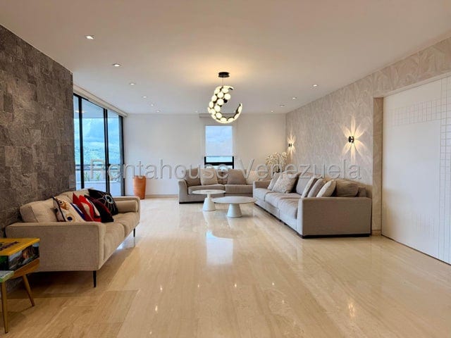 Apartamento en Colinas de Valle Arriba, Caracas - 1