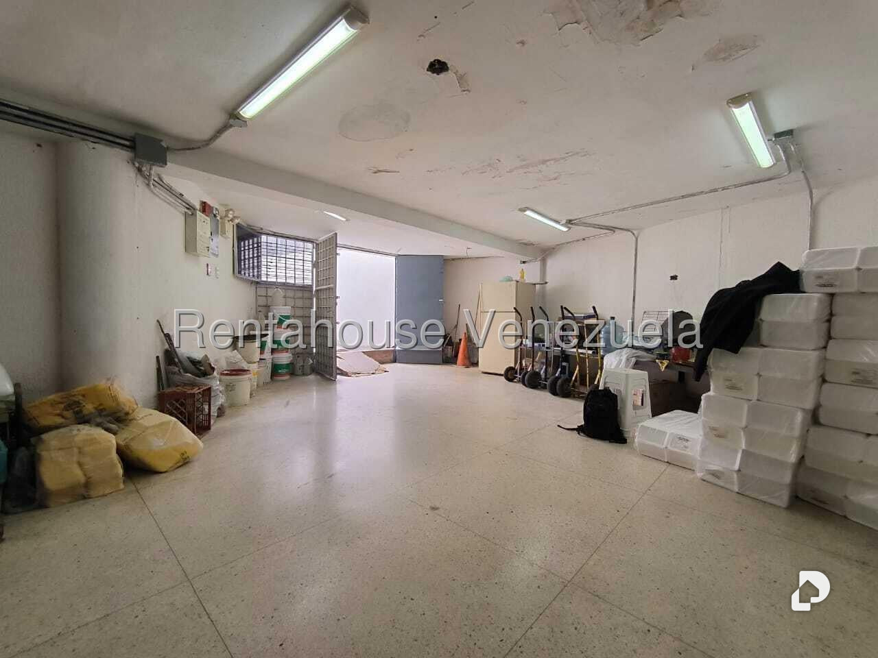 Local comercial en Los Chaguaramos, Caracas – 15