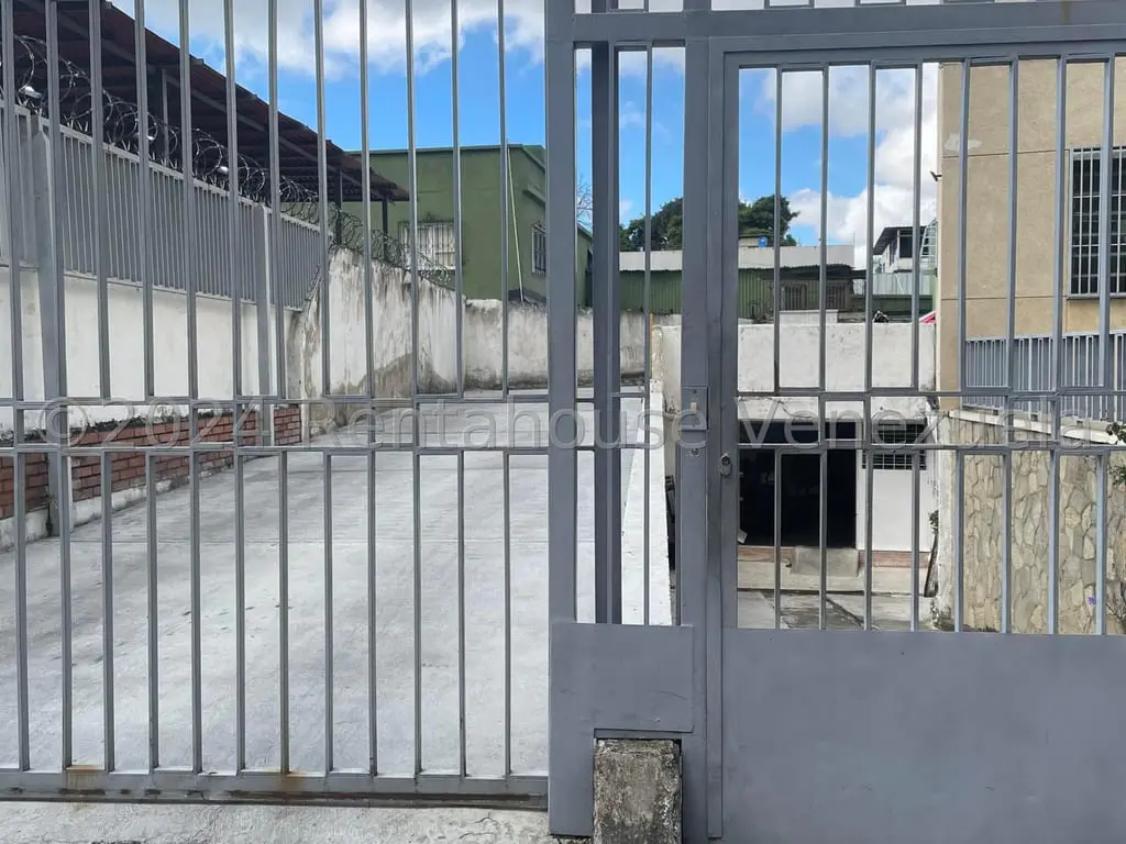 Commercial space in Los Chaguaramos, Caracas - 1