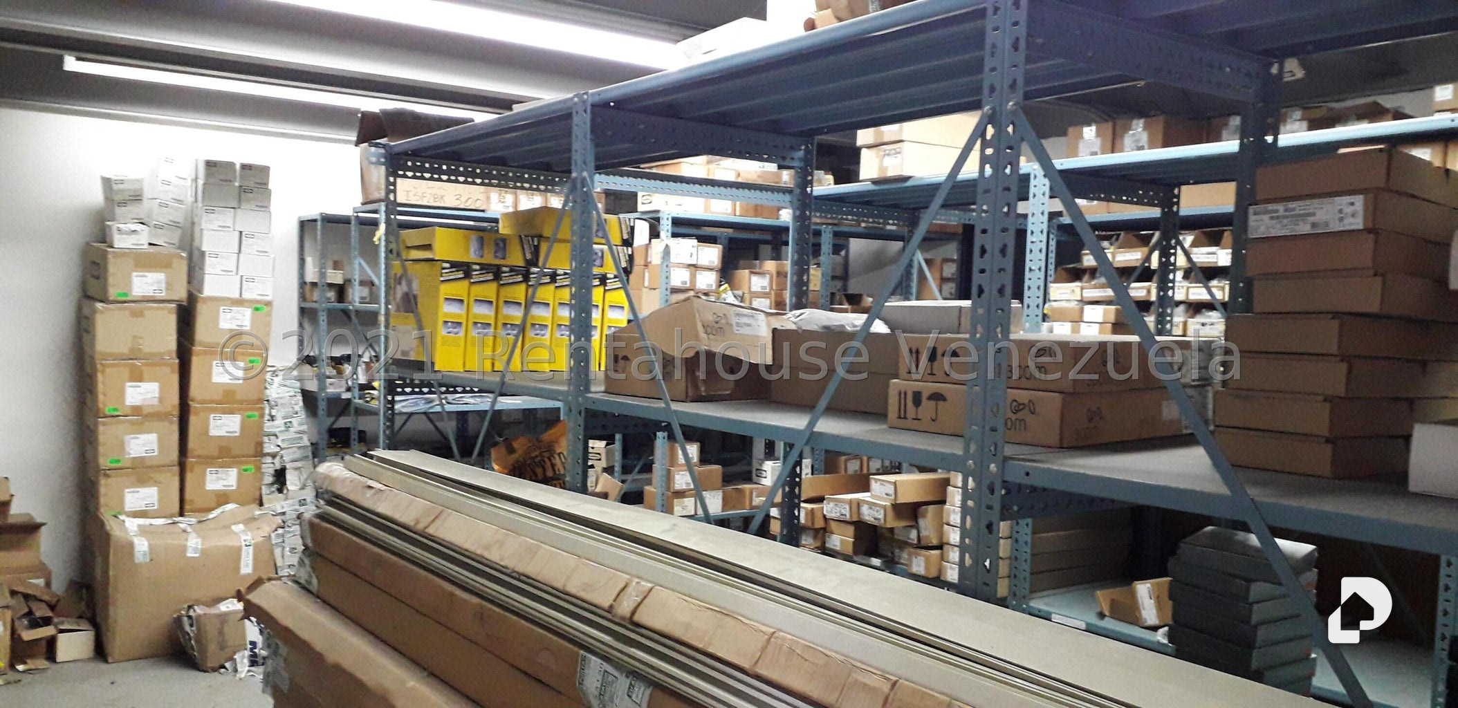 Local comercial en Los Chaguaramos, Caracas – 27