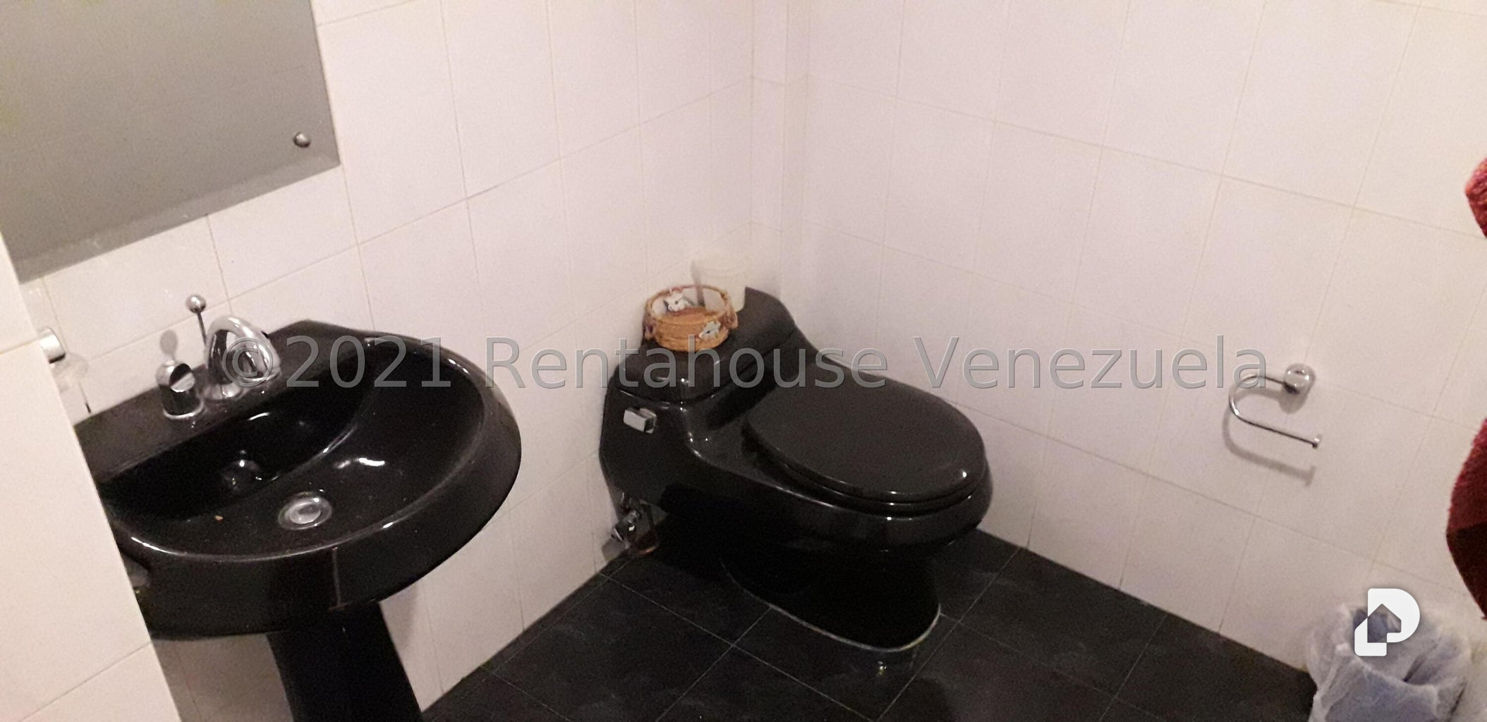 Local comercial en Los Chaguaramos, Caracas – 18