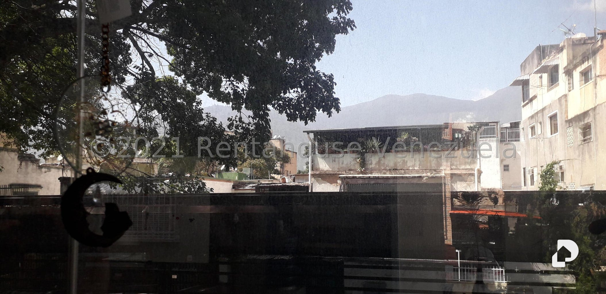Local comercial en Los Chaguaramos, Caracas – 11