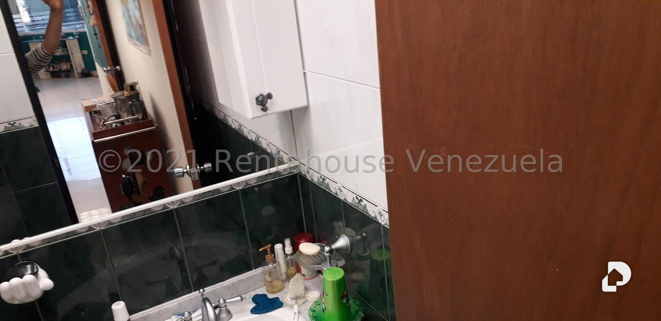 Local comercial en Los Chaguaramos, Caracas – 16