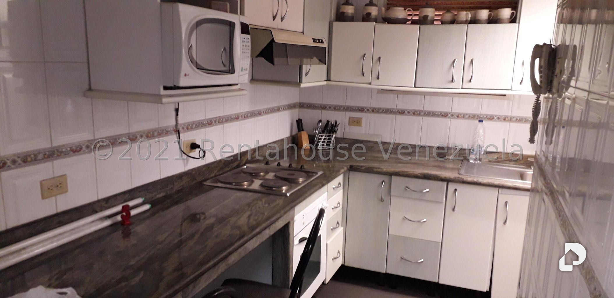 Local comercial en Los Chaguaramos, Caracas – 23