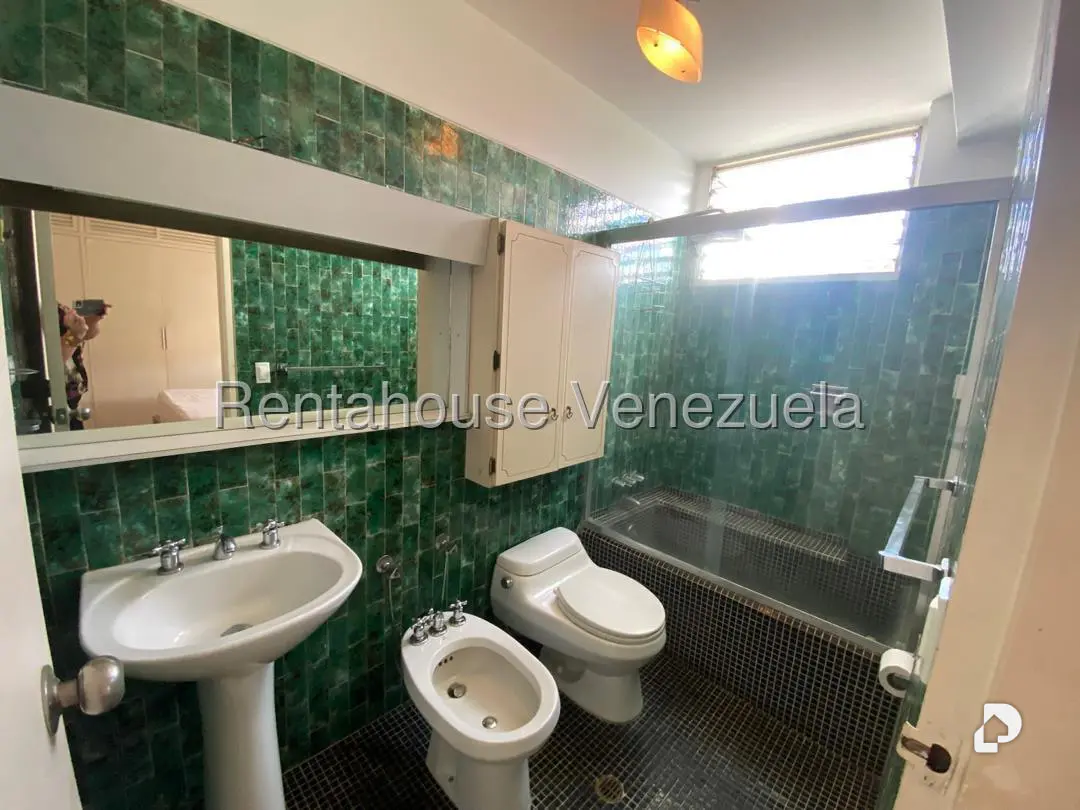 Apartamento en La Florida, Caracas – 11