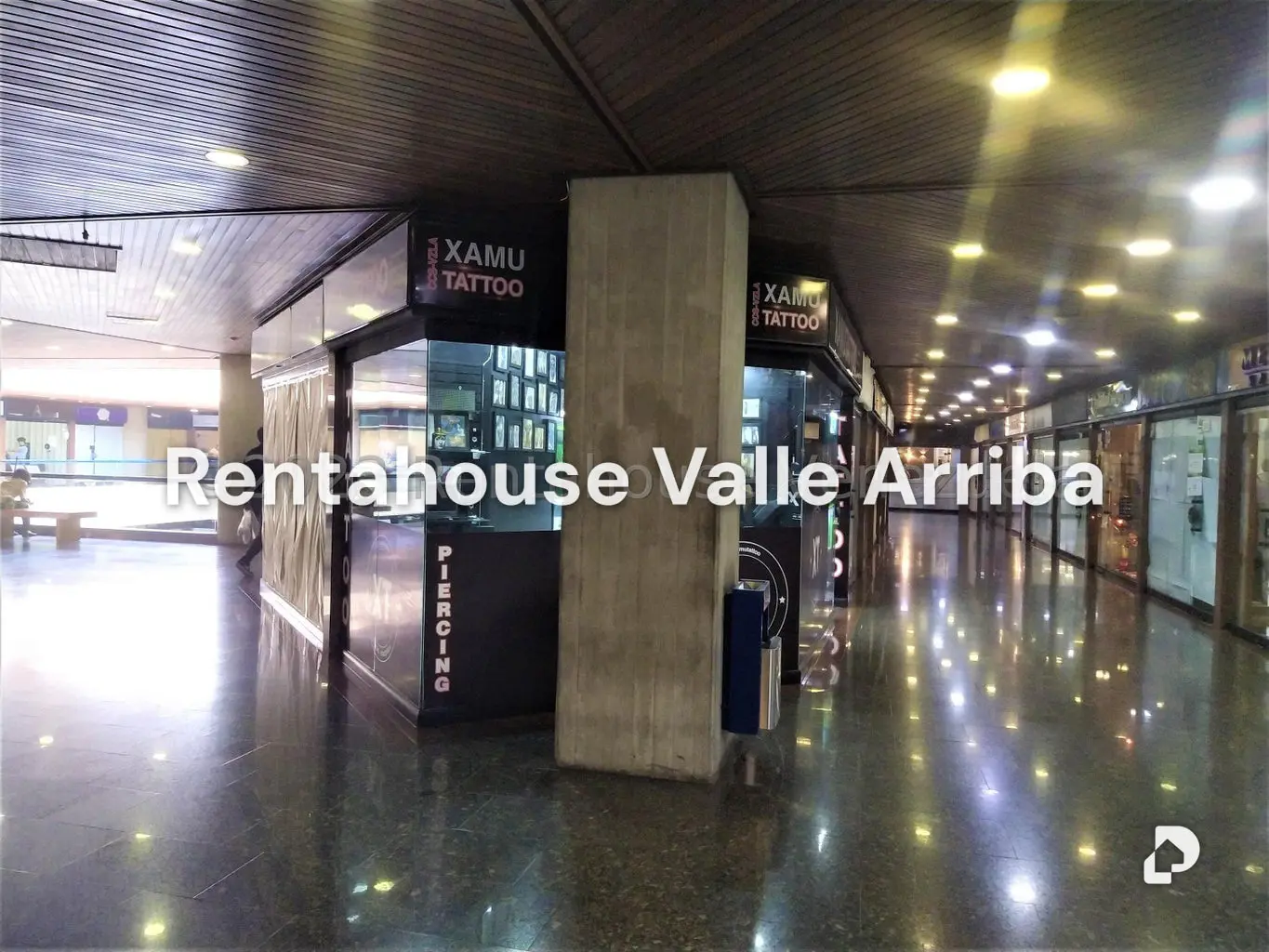 Local comercial en Santa Fe Norte, Caracas – 2