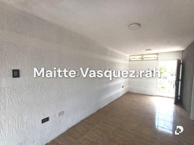 Apartamento en Urbanización Caña de Azúcar, El Limón – 3