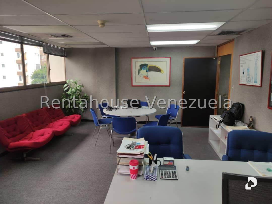 Local comercial en La Urbina, Caracas – 4